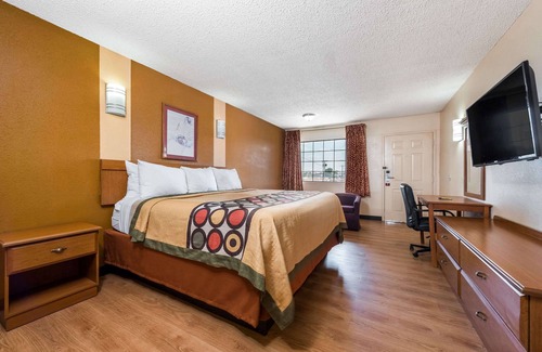 Woodway Hotel | Super 8 by Wyndham Waco/Mall area TX