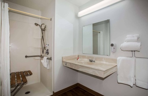 Washington Hotel | Super 8 by Wyndham Washington