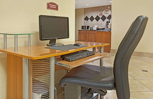 Dallas Hotel | Super 8 Dallas-Mesquite