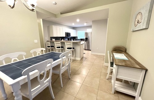 San Carlos Park House | Super Clean, Comfortable, & Centrally Located near RSW and FGCU