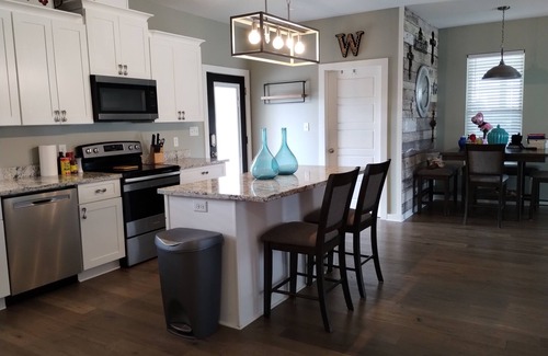 Sulphur House | Super Clean Executive Rental 3/2 house in Sulphur Minutes from Frasch Ballpark