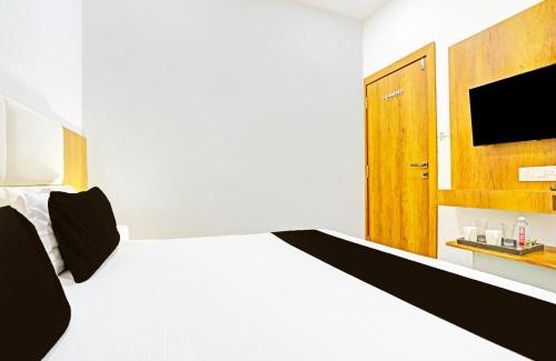 Surat Hotel | Super Collection O Adajan Formerly Hotel Western Inn