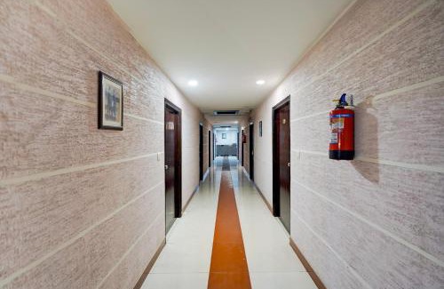 Rudrapur Hotel | Super Collection O Awas Vikas Near Bus Stand Formerly Hotel Rivera
