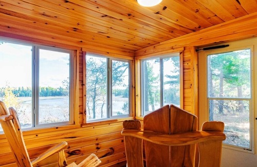 Sioux Narrows Nestor Falls Cottage | Super Cozy Cabin with Beautiful woodwork