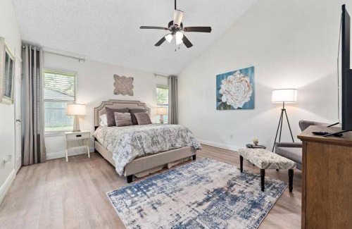 Katy Apartment | Super Cozy Entire House Near Downtown - Book Now !