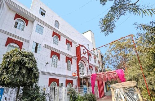 Rohini Hotel | Super Hotel O Raas Near Hira Sweet