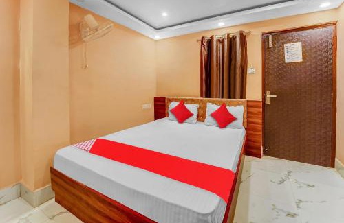 Kalasipalya Hotel | Super Hotel O White Fort Near Lalbagh Botanical Garden
