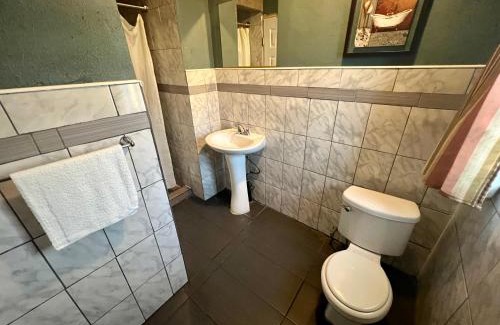 Pomona Hotel | Super Inn motel By Downtown Pomona