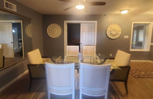 Parkway Village House | Super Large East Memphis 23 Beds