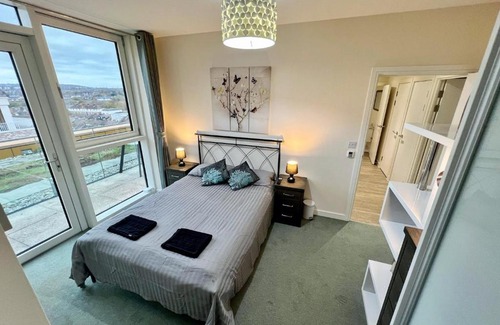 Peninsula Apartment | Super Luxury Penthouse Greenwhich