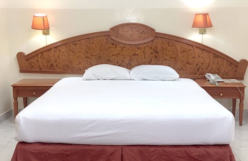 Al Maabilah Hotel | Super OYO 151 Manam 2 Hotel Apartment