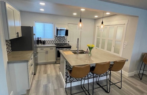 Near North Valley House | Superb 1-bdrm house with beautiful kitchen and AC in charming Albuquerque!