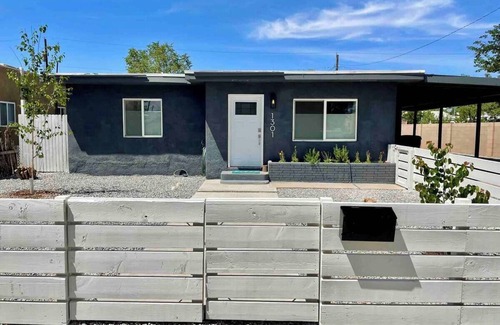Near North Valley House | Superb 1-bdrm house with beautiful kitchen and AC in charming Albuquerque!