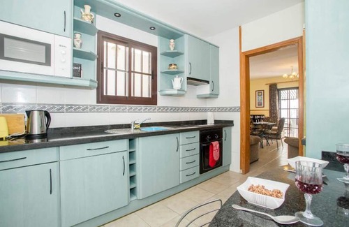 Puerto del Carmen Villa | Superb 3 bedroom villa very close to beach.supermarket,and nightlife