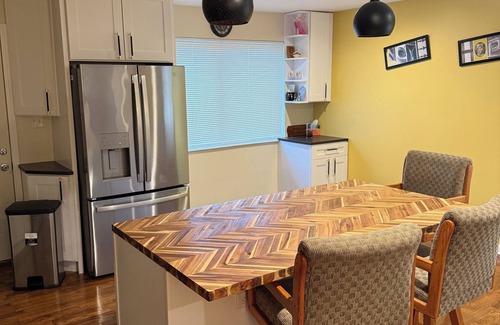 Chicago Heights House | Superb 3-bedroom house with fitness room in Chicago Heights