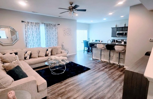 Grimes House | Superb 3-bedroom house with AC in charming Grimes