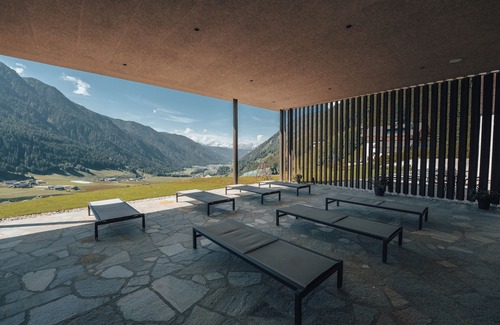 Valle di Casies Apartment | Superb Apartment Small with View of the Dolomites