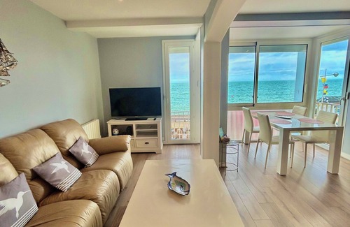 Fecamp Apartment | Superb apartment with panoramic sea-cliff view