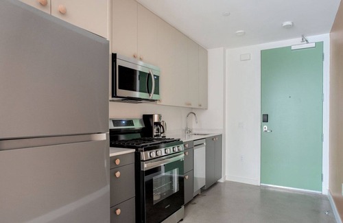 Palms Apartment | Superb Culver City 1BR w/Lounge, Grill & Access to 405, by Blueground