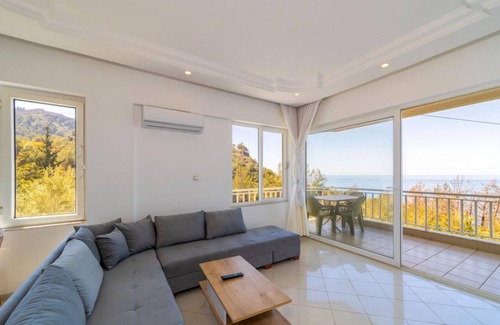 Alanya Apartment | Superb Flat with Nature View and Balcony in Alanya