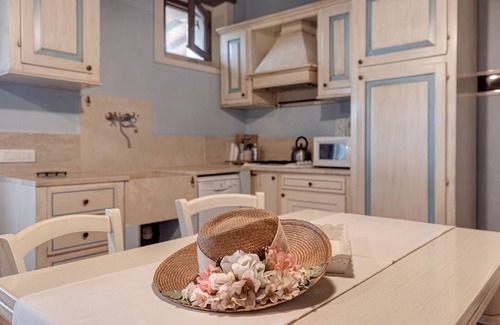 Simignano Apartment | Superb holiday home with private terrace, panoramic swimming pool and wi-fi wi-fi