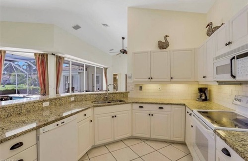 Central Naples House | SUPERB LAKESIDE VILLA WITH PRIVATE POOL AND HOT TUB - NAPLES