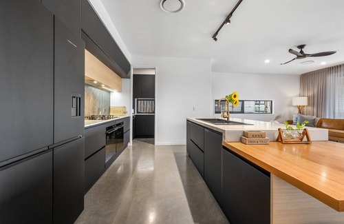 Banora Point House | SUPERB LUXURY HOME - CONVENIENT LOCATION