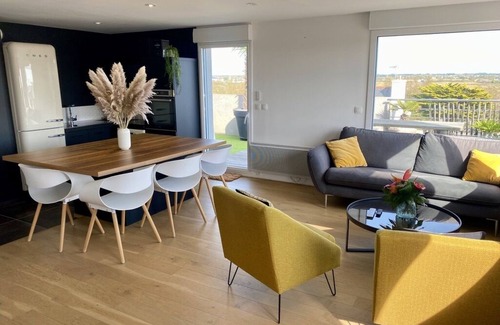Penmarch Apartment | Superb penthouse with sea and lighthouse views