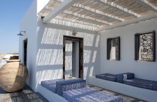 Santorini Villa | Superb Santorini Suite | The Velvet Suite | 2 Bedrooms | Outdoor Shaded Living