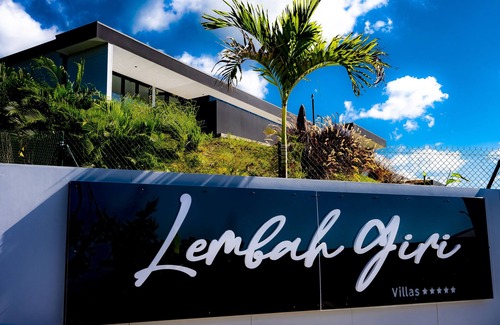 Bouillante Villa | Superb villa with sea view and Cousteau reserve with mirror pool 5*