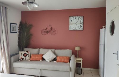Plougonvelin Apartment | Superbe appartement avec piscine sauna et petite vue mer
