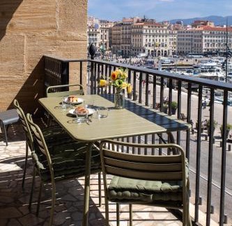 Hotel-de-Ville Apartment | Superbe Appartement, vue Notre Dame de la Garde, Vieux port