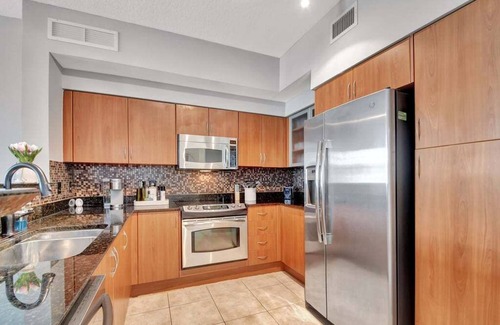 Lantana Condo | Superbe Condo