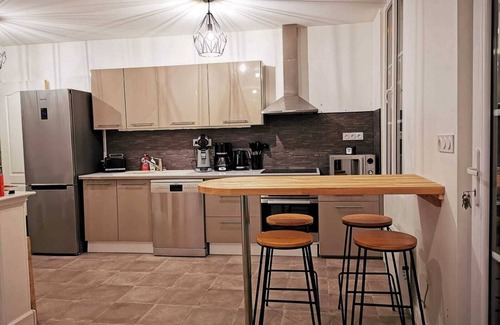 Pierrefonds House | Superbe Gîte Classé 3 Étoiles, au Vert, à 2 pas du Château de Pierrefonds, 6pers