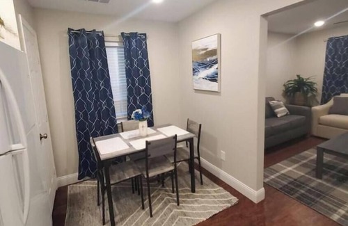 Mesquite House | SUPERHOST/Ilu Delight Unit A, Rodeo < 1 mile. Luxury Home.