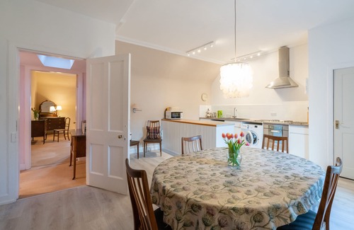 Gruline Apartment | Superior 2 Bedroom Apartment with fabulous Castle and Sea Views