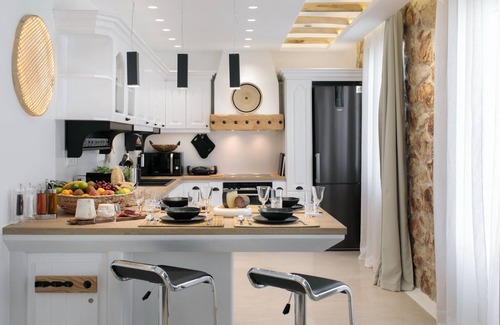 Naxos Town Apartment | Superior 3 Bedrooms Luxurious Apartment in the heart of Naxos Town