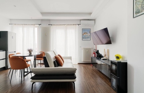 Crescenzago Apartment | Superior Apt with balcony and parking