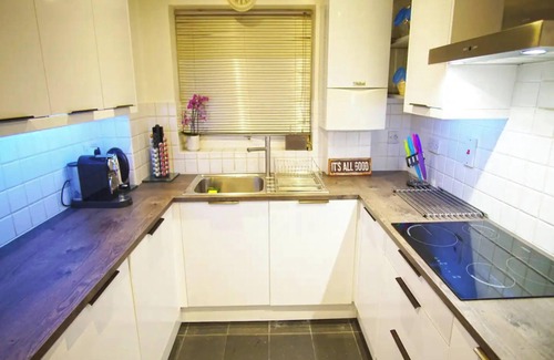 Canary Wharf Apartment | Superior Canary Wharf O2 Arena 2Bed