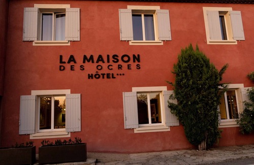 Roussillon Hotel | Superior Double Room with View at the Hotel La Maison des Ocres