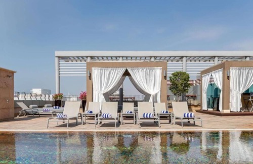 Dubai Media City Apartment | Superior Room Near Dubai Media City Park