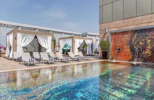 Dubai Media City Apartment | Superior Room Near Dubai Media City Park