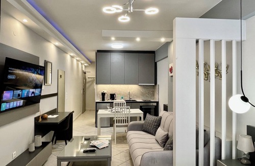 Thessaloniki City Centre Apartment | Superior Suite Zotos Luxury Studios & Apartments