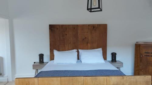 Preston House | Superking Size City Centre En-Suite Room + Parking