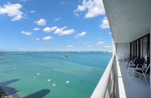 Downtown Miami Apartment | Superstar! Penthouse with Water and Park Views!