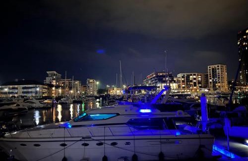 Southampton City Centre Boat Rental | SUPERYACHT ON TOWN QUAY MARINA, SOUTHAMPTON - Very close to city centre and cruise terminals - free parking included