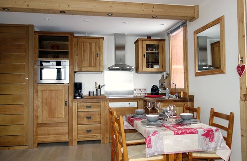 Meribel-Mottaret Apartment | SUR PISTE 2 rooms 4/5pers 35M2 classified 3* + LABEL MERIBEL. WIFI GARAGE