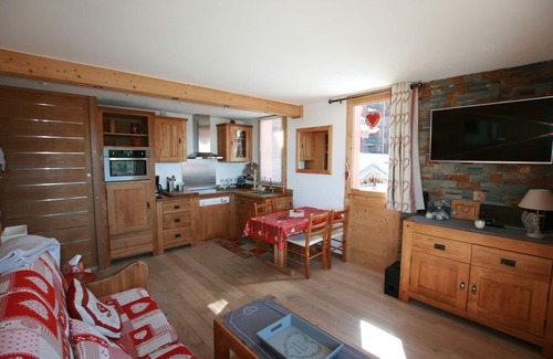 Meribel-Mottaret Apartment | SUR PISTE 2 rooms 4/5pers 35M2 classified 3* + LABEL MERIBEL. WIFI GARAGE