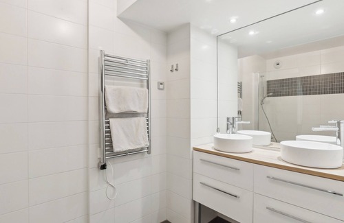 Suresnes Condo | SURESNES - Gambetta - Belvedère - close Arena accor defense and Paris