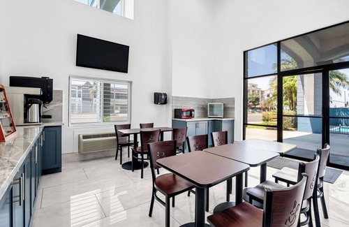 Buena Park Hotel | SureStay Hotel by Best Western Buena Park Anaheim